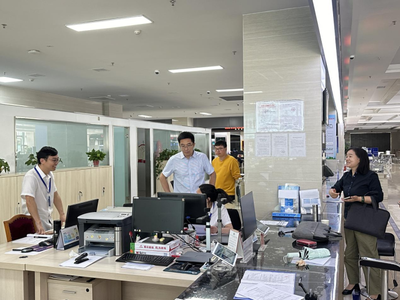 房县自然资源和规划局:延时服务人心 便民高效显真情